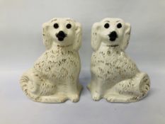 PAIR OF STAFFORDSHIRE STYLE SPANIELS - H 33CM.