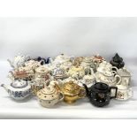 29 DECORATIVE AND COLLECTORS TEAPOTS TO INCLUDE SADLER, PRICE KENSINGTON, ROYAL STAFFORDSHIRE,