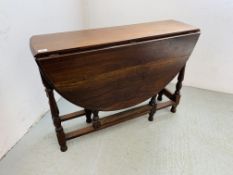 EARLY 20th CENTURY MAHOGANY DROP LEAF TABLE ON TURNED SUPPORTS - H 72CM W 100CM.