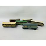 6 X VINTAGE HORNBY MECCANO 0 GAUGE CATTLE & GOODS TRUCKS