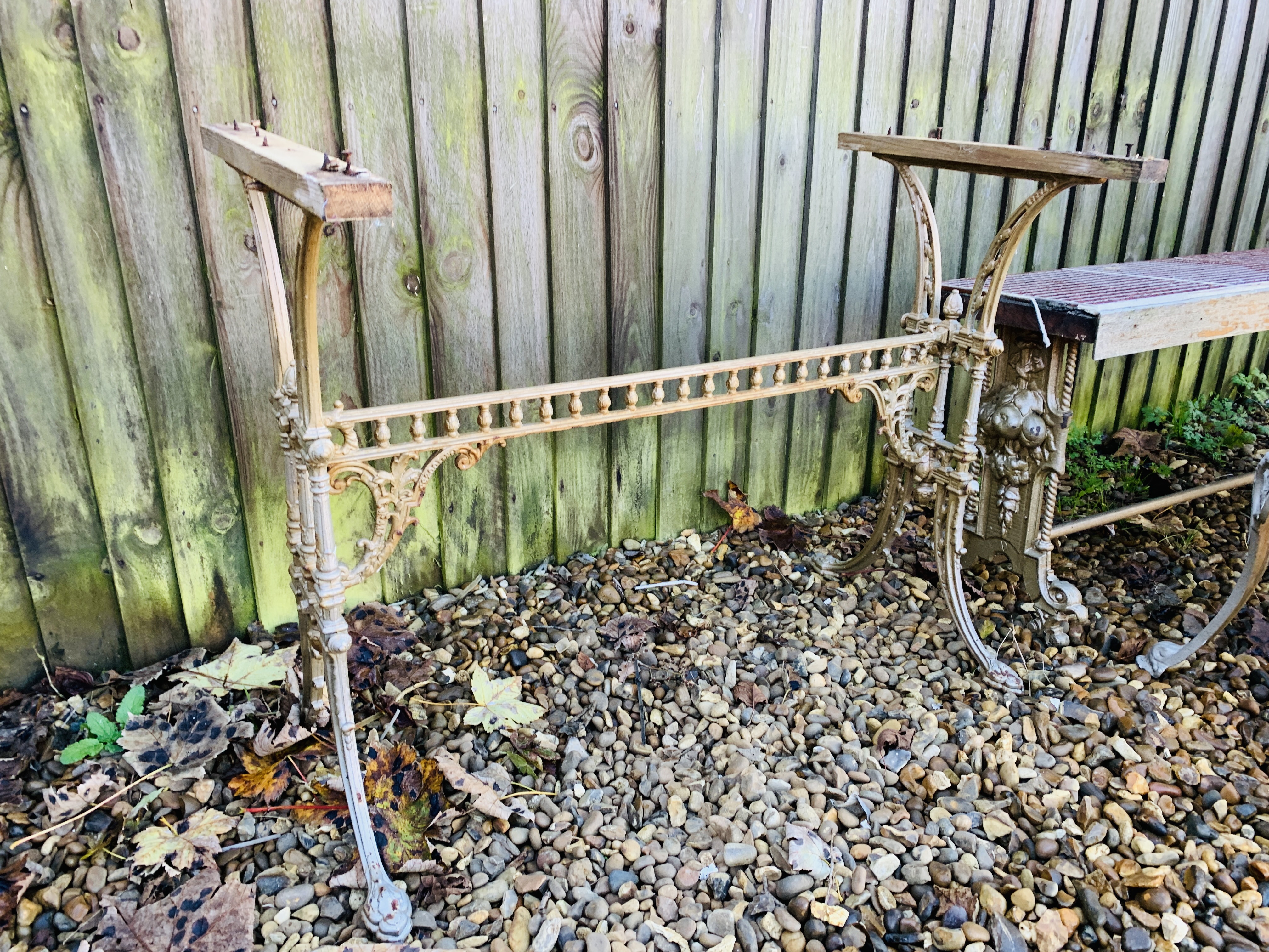 SET OF FOUR DECORATIVE CAST ALUMINIUM GARDEN CHAIRS ALONG WITH DECORATIVE CAST IRON TABLE BASE A/F - Image 2 of 12