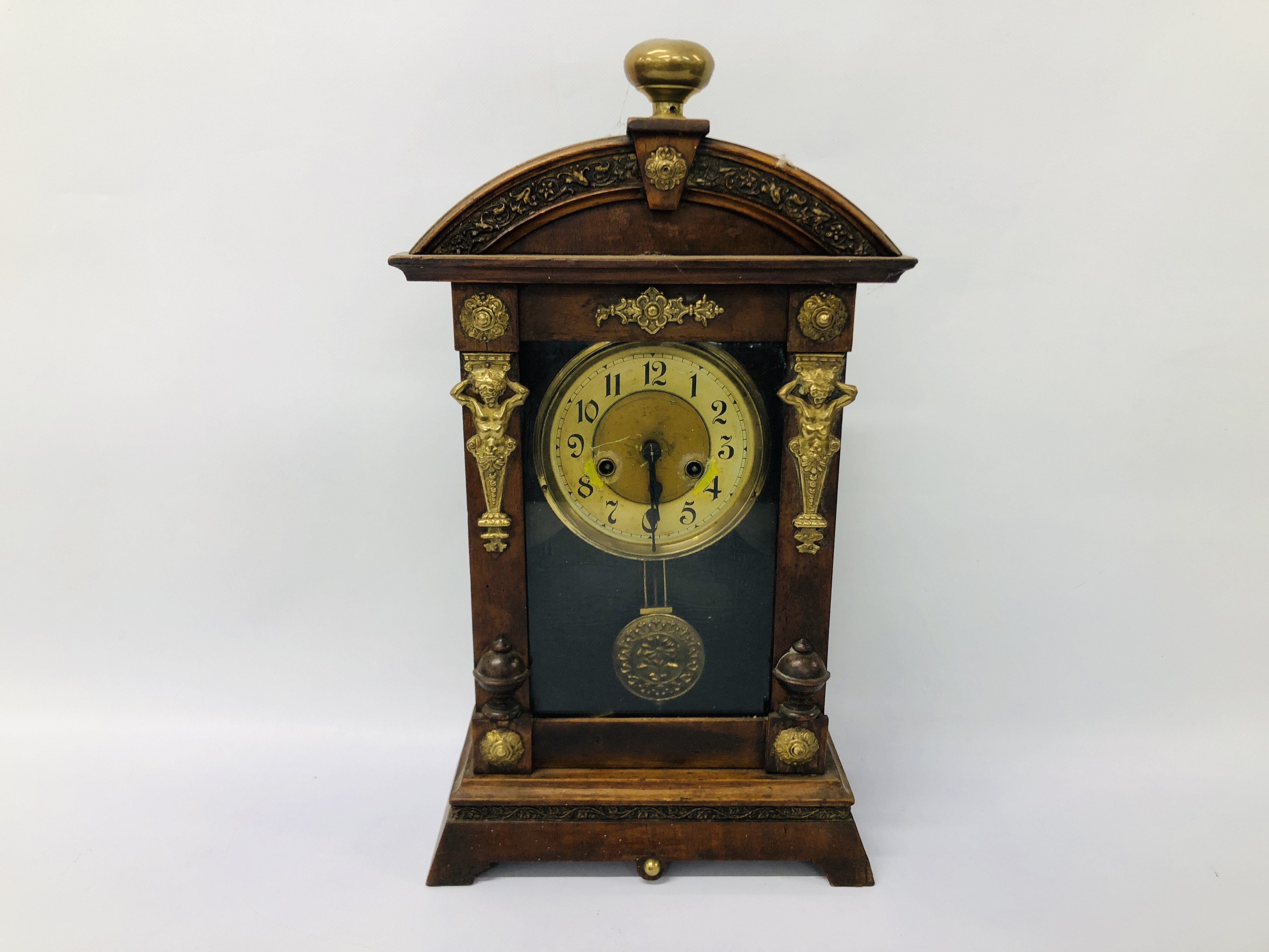 VINTAGE MAHOGANY CASED MANTEL CLOCK WITH APPLIED BRASS DETAIL - H 45CM.