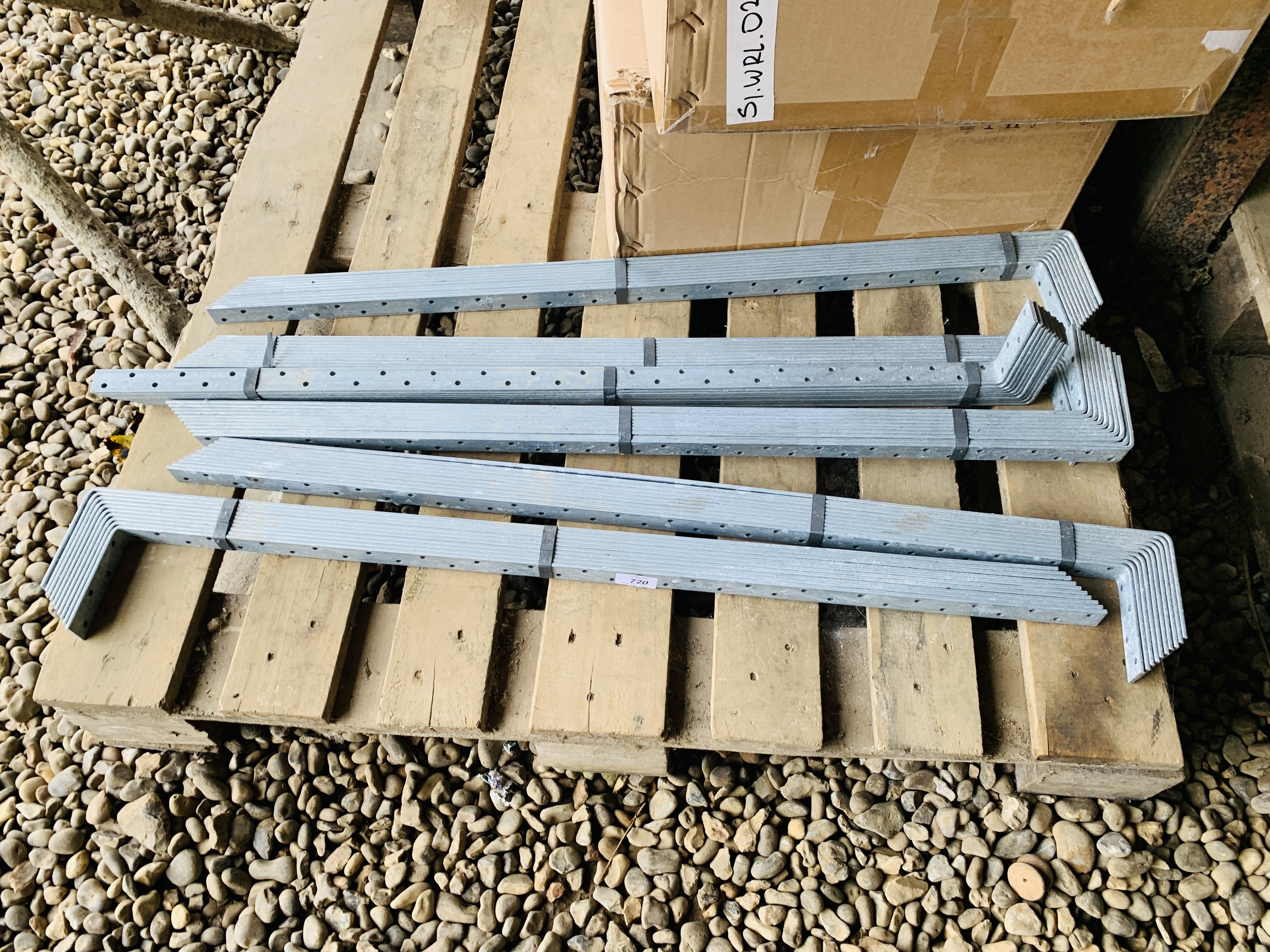 60 X 90CM HEAVY DUTY GALVANISED ROOFING STRAPS