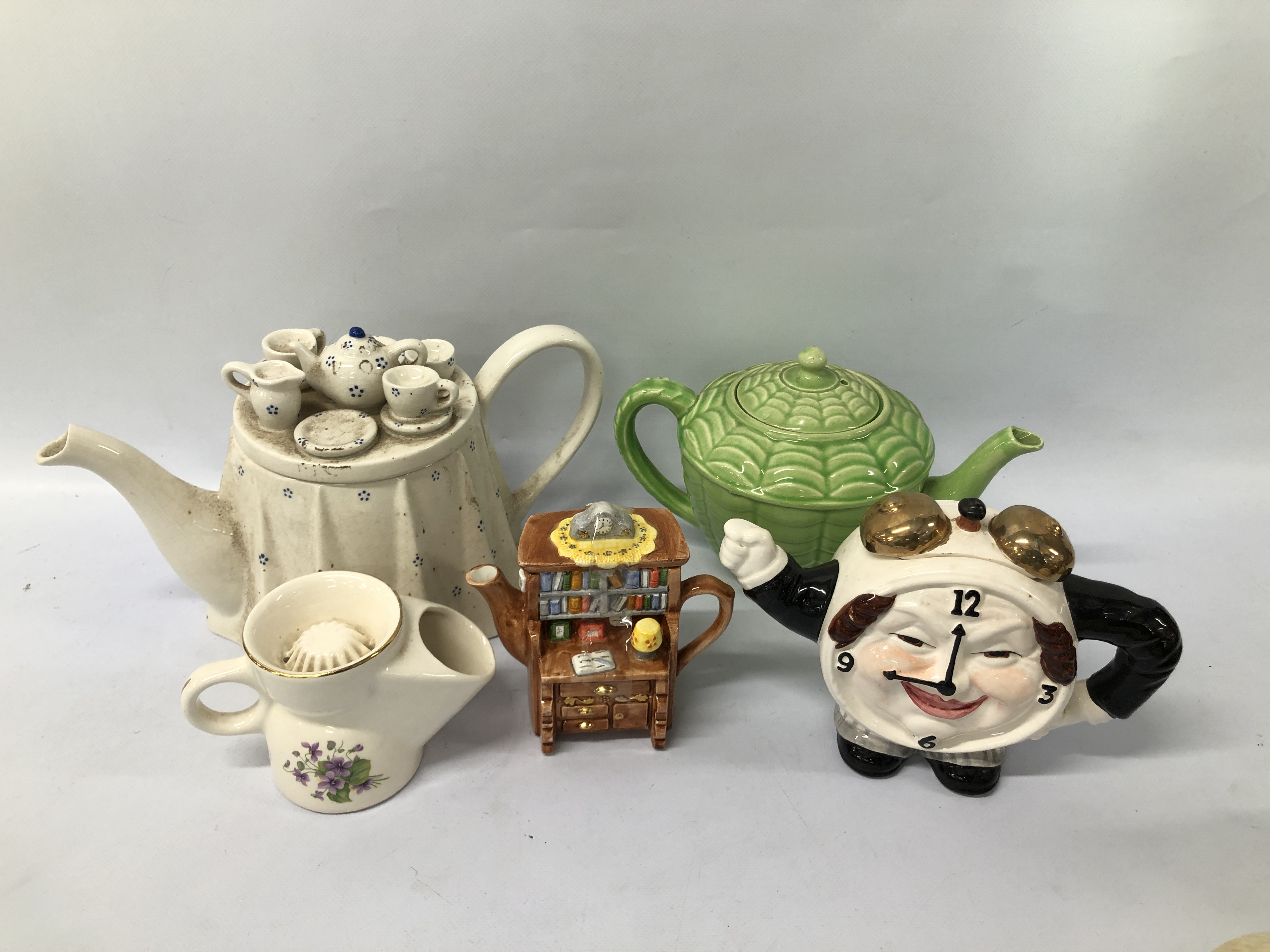 DECORATIVE TEAPOTS TO INCLUDE HOUSES, - Image 10 of 12