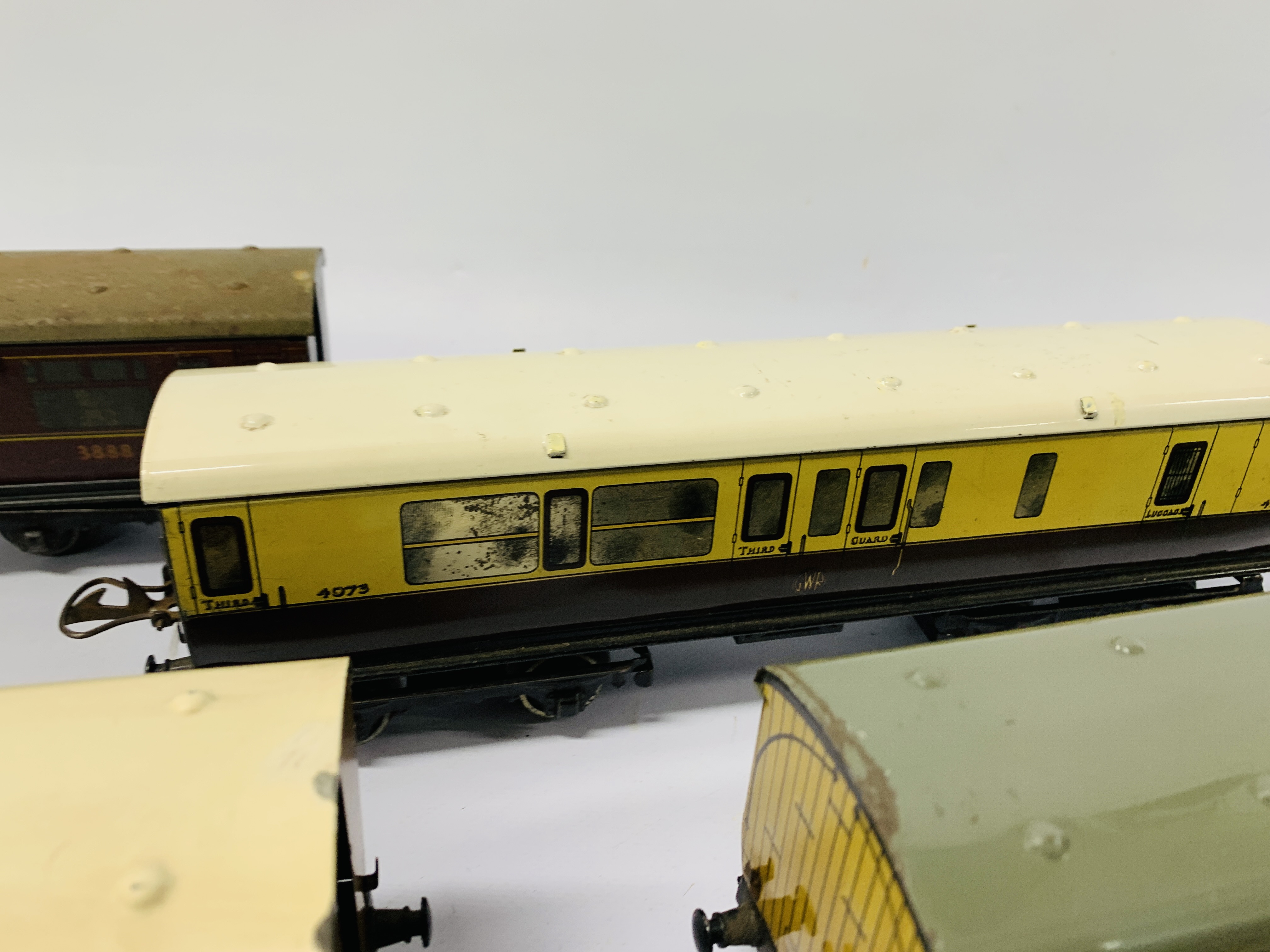 5 X VINTAGE HORNBY MECCANO 0 GAUGE CARRIAGES - Image 5 of 6