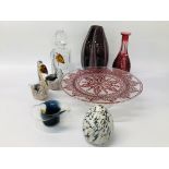 A COLLECTION OF ART GLASS PIECES TO INCL MURANO VASE, BODA SWEDISH GLOBE, BOHEMIA GLASS DECANTER,