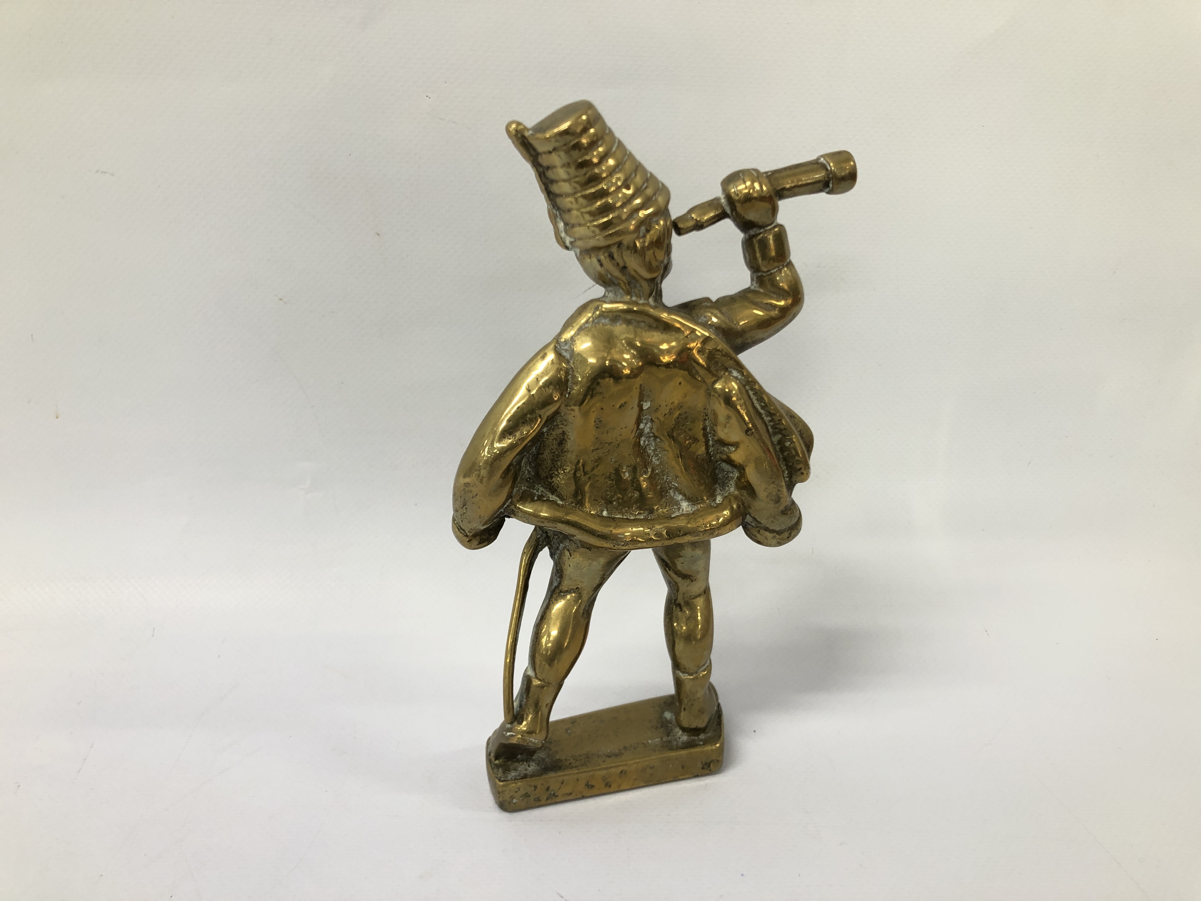 DECORATIVE BRASS INKWELL, HEAVY BRASS KINGFISHER ORNAMENT ON A DECORATIVE ENGRAVED BASE, - Image 10 of 10
