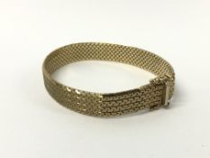 9CT GOLD BRACELET WITH SAFETY CATCHES