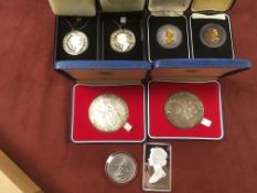 1977 SILVER JUBILEE CASED SILVER MEDALLI