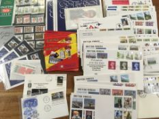 GB: BOX WITH FORCES FIRST DAY COVERS, 19
