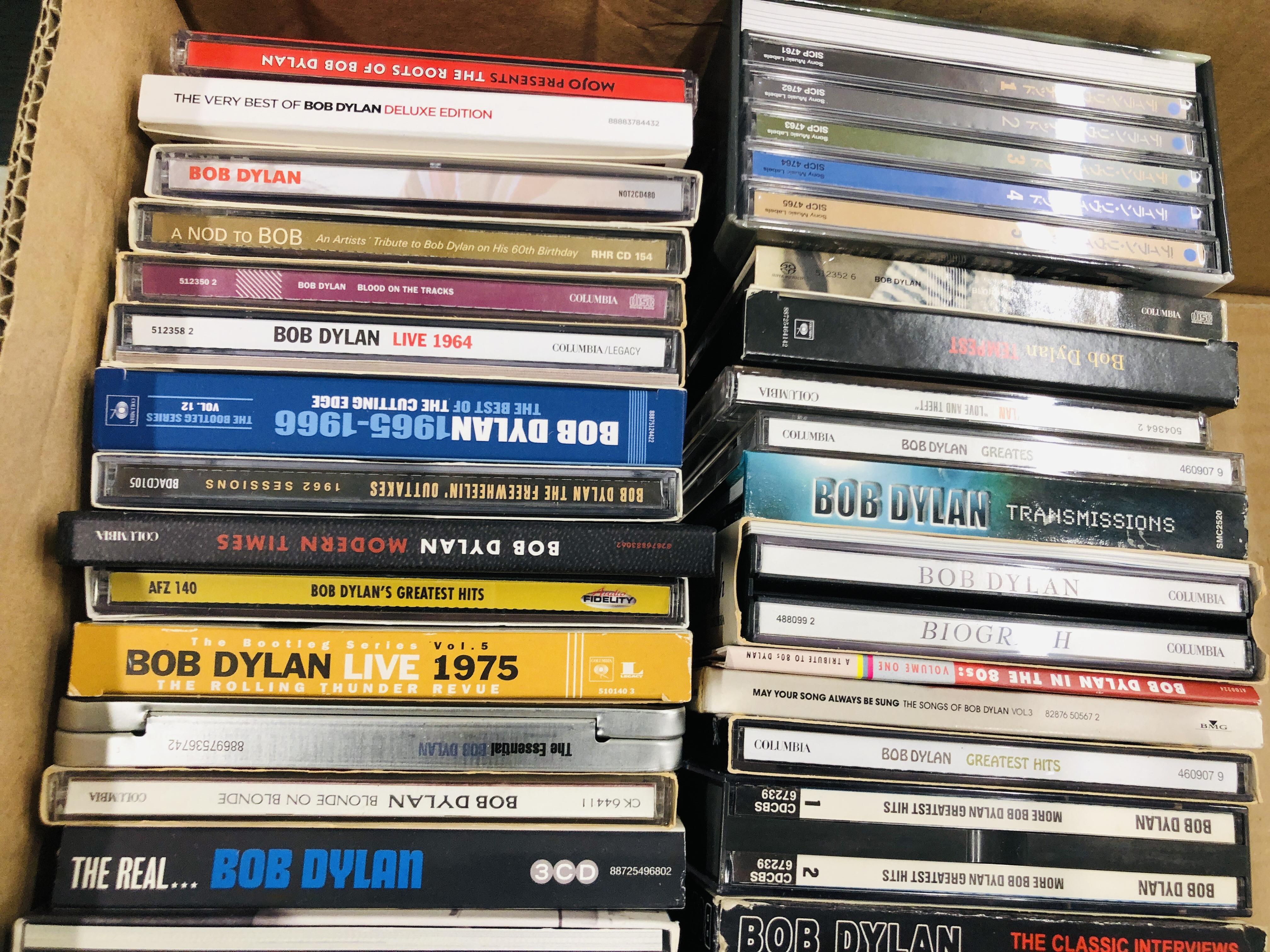 TWO BOXES CONTAINING AN EXTENSIVE COLLECTION OF APPROX 200 BOB DYLAN AUDIO CD'S TO INCLUDE BOX SETS - Bild 5 aus 6