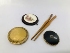 3 X VINTAGE POWDER COMPACTS TO INCLUDE VANITY FAIR, STRATTON,