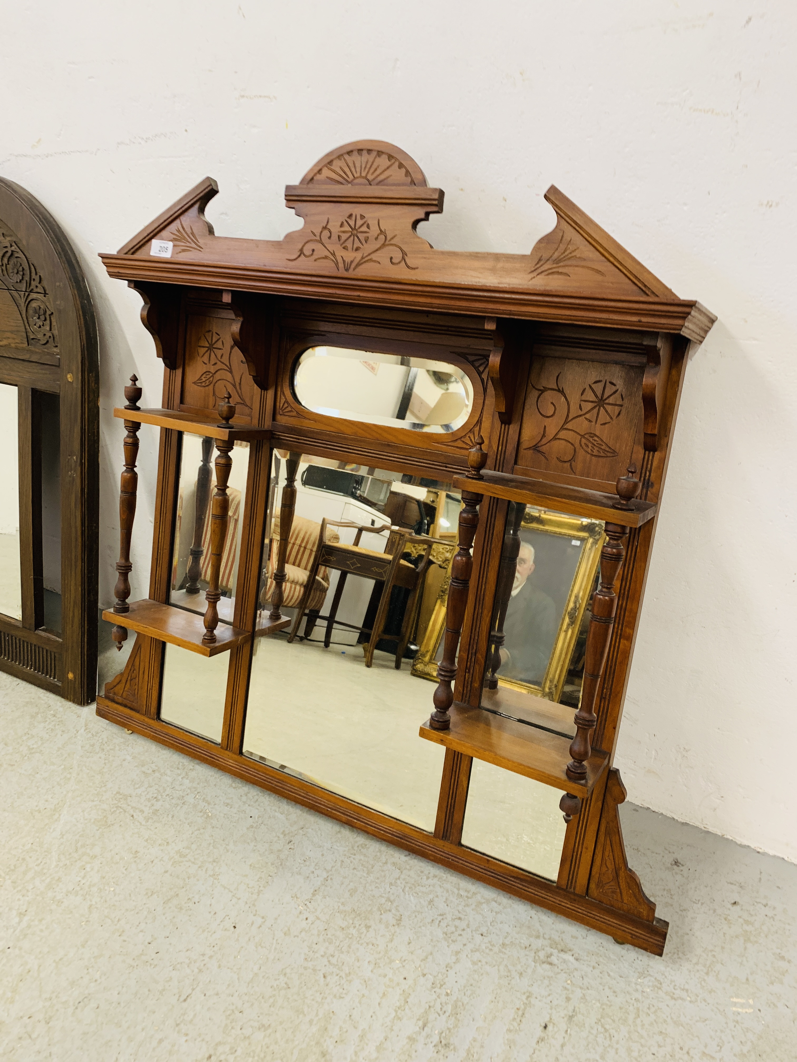 AN EDWARDIAN MAHOGANY OVER MANTLE MIRROR W 99CM, - Image 6 of 6