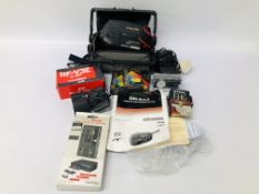 A JVC COMPACT VHS VIDEO MOVIE CAMERA MODEL - GR - AX5 WITH CHARGER,