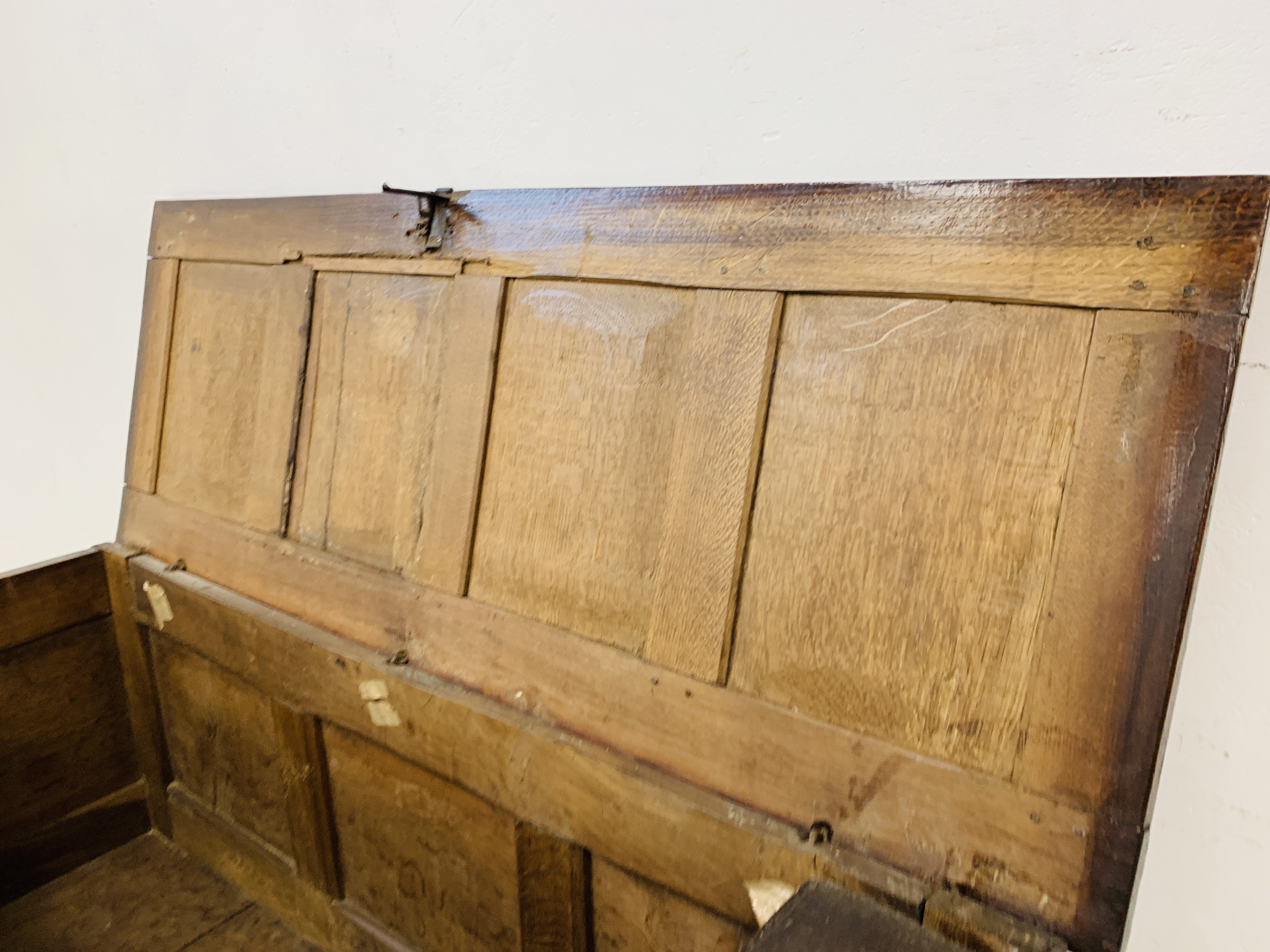 A LATE C17TH OAK COFFER, - Image 12 of 17