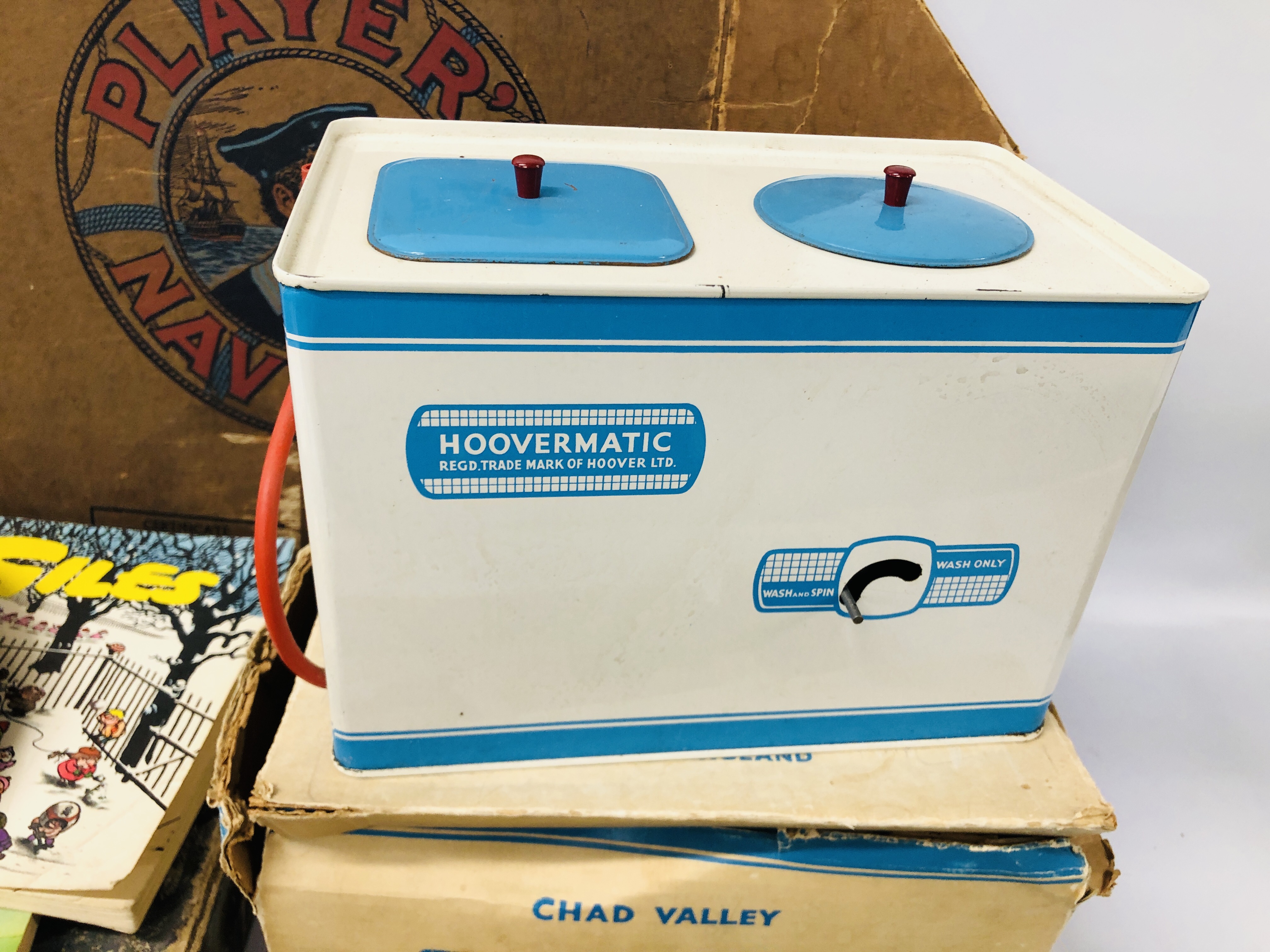 BOX OF ASSORTED VINTAGE GAMES TO INCLUDE A CHAD VALLEY HOOVERMATIC WASHING MACHINE IN ORIGINAL BOX, - Image 4 of 12