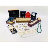 A SMALL COLLECTION OF MIXED COSTUME JEWELLERY INCLUDING 9CT SIGNET RING, SILVER RING, WATCH,