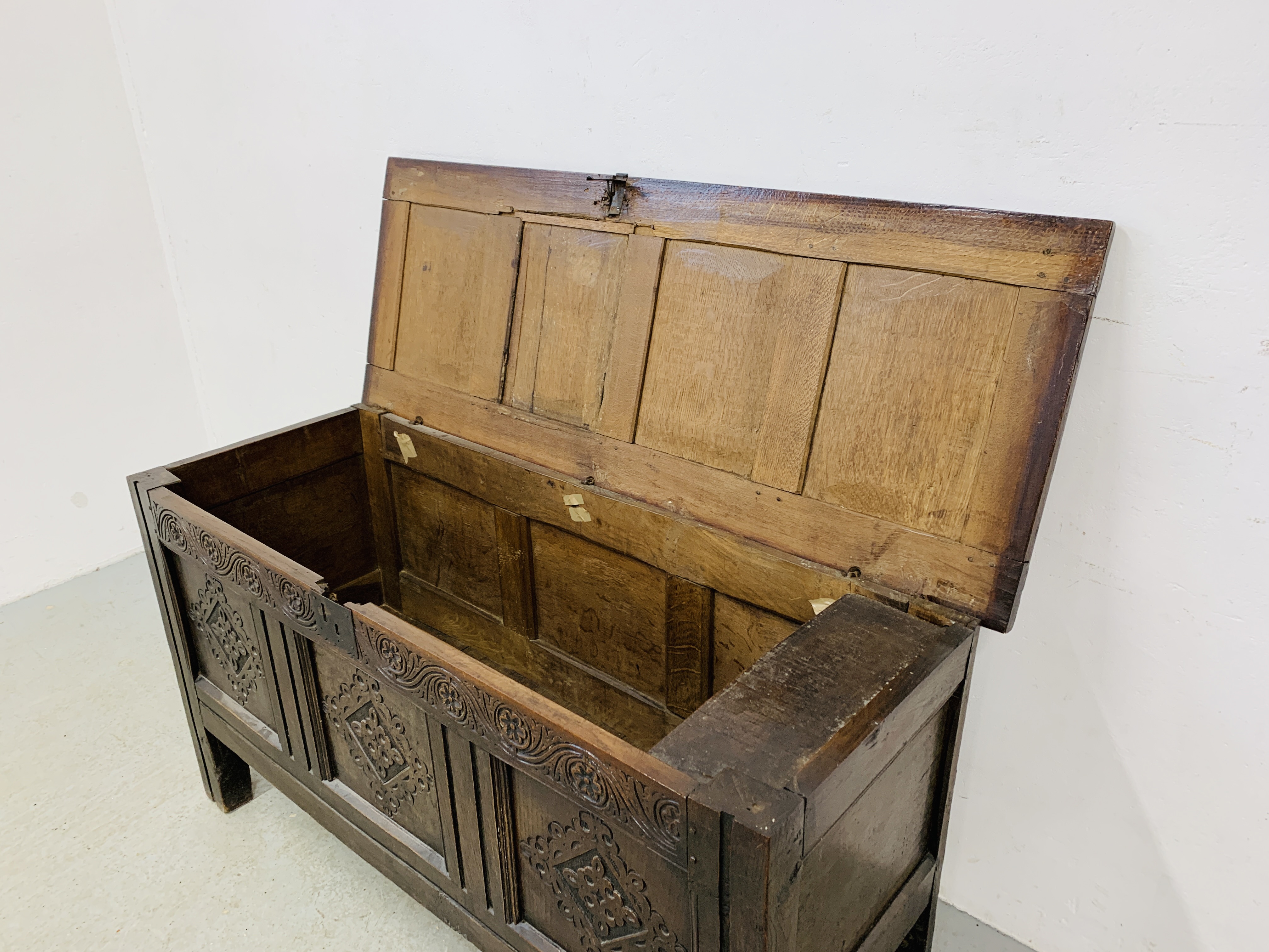 A LATE C17TH OAK COFFER, - Image 11 of 17