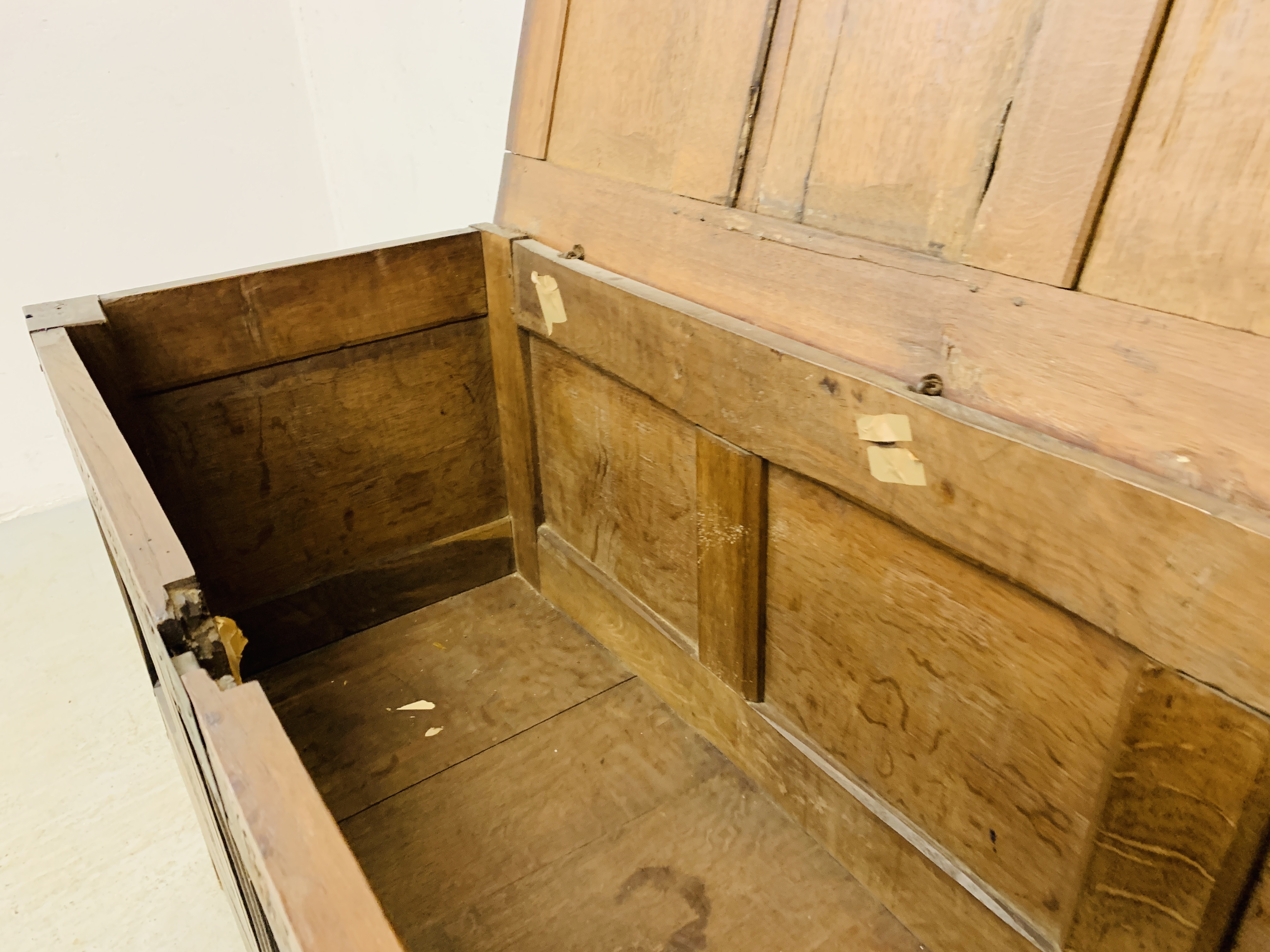 A LATE C17TH OAK COFFER, - Image 13 of 17