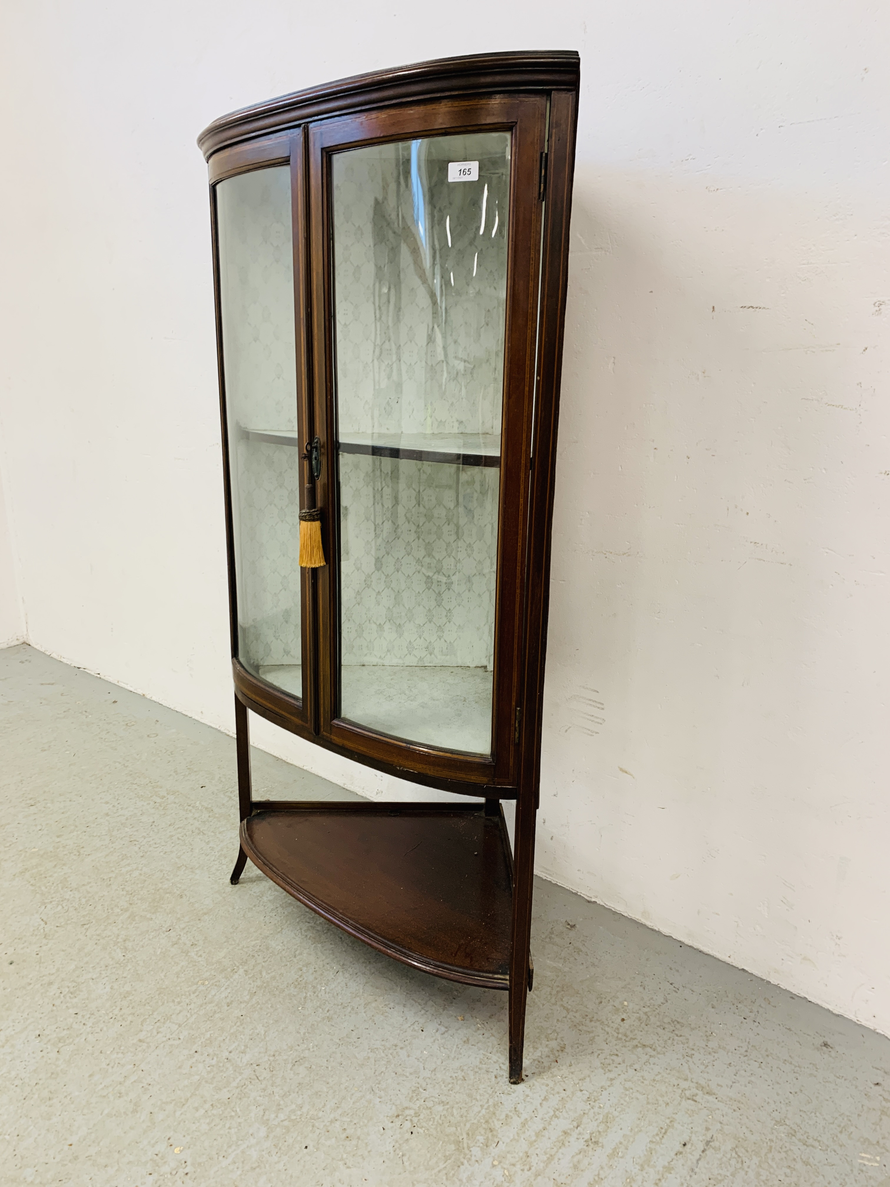 AN EDWARDIAN MAHOGANY BOW FRONTED DISPLAY CABINET W 74CM, - Image 2 of 8