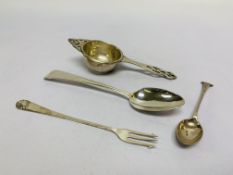 A SILVER PICKLE FORK, SHELL PATTERN, SHEFFIELD 1902, ALONG WITH A DESSERT SPOON, EDINBURGH ASSAY,