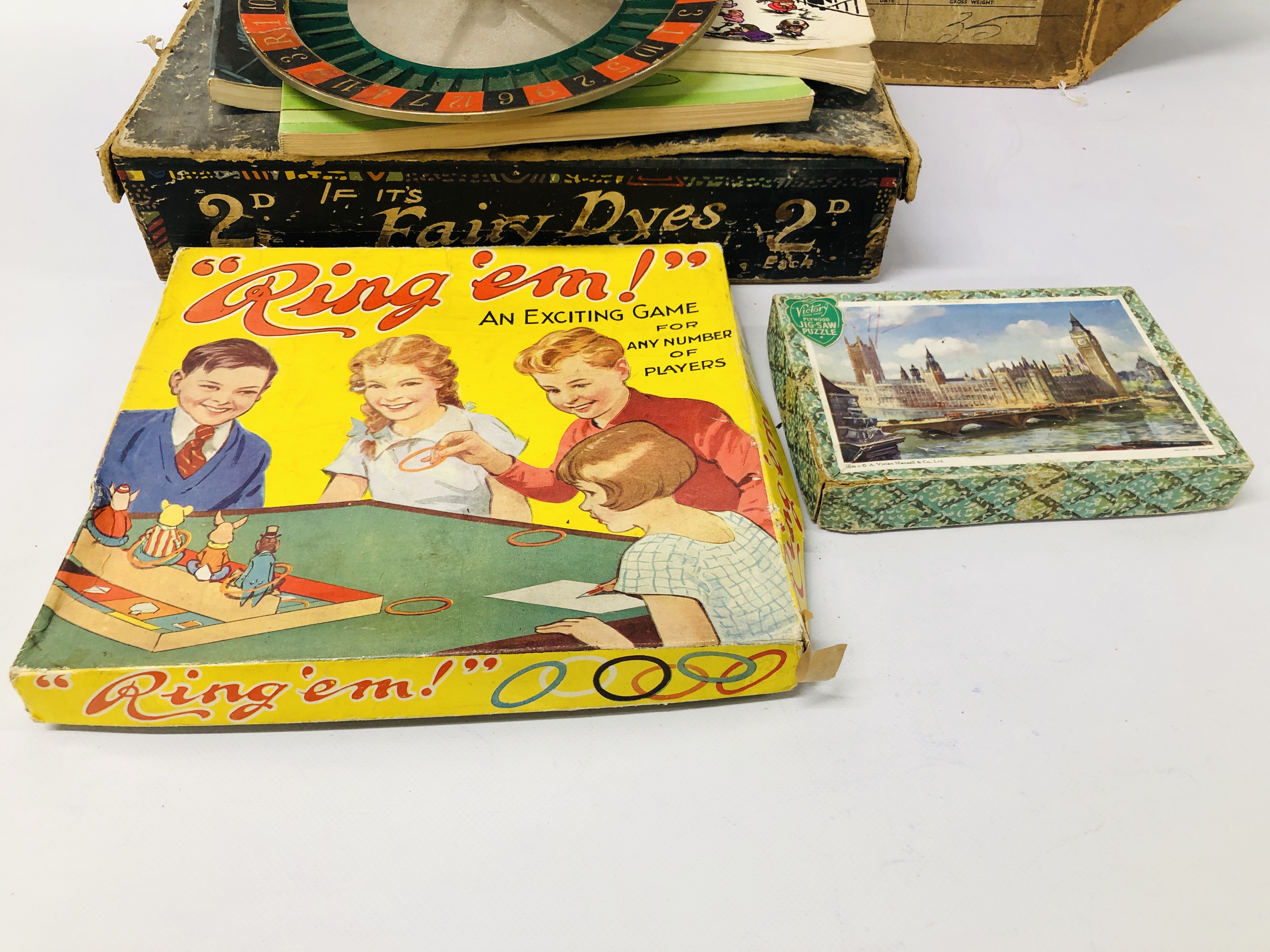 BOX OF ASSORTED VINTAGE GAMES TO INCLUDE A CHAD VALLEY HOOVERMATIC WASHING MACHINE IN ORIGINAL BOX, - Image 9 of 12