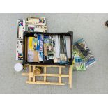 A BOX CONTAINING ARTISTS EQUIPMENT TO INCLUDE PAINTS, BRUSHES, EASEL,