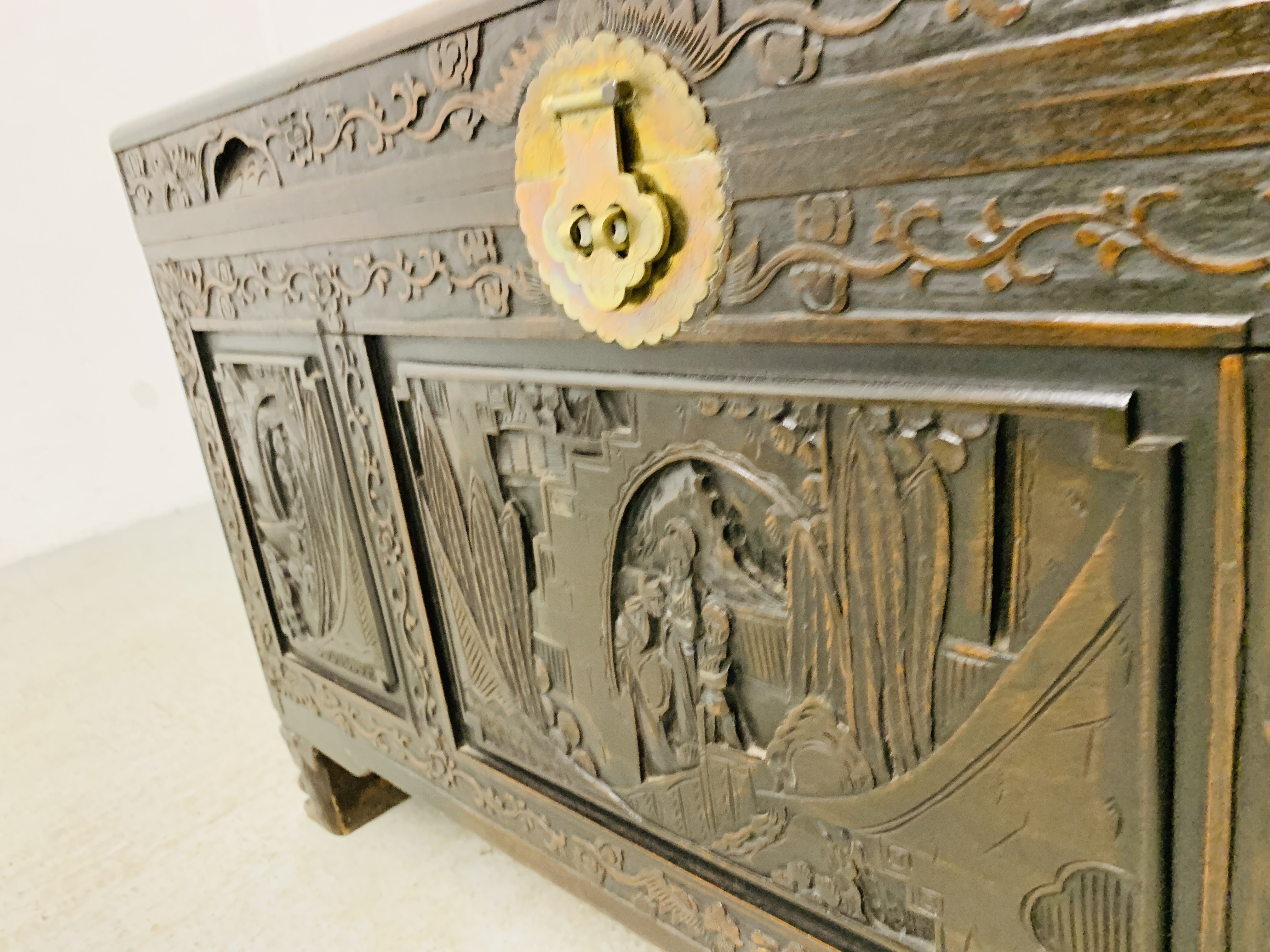 HEAVILY CARVED CAMPHOR WOOD CHEST - THE PANELS WITH ORIENTAL DESIGN - Image 5 of 11