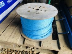 A DRUM OF BLUE NYLON ROPE