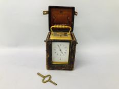 A LATE C19TH BRASS CARRIAGE CLOCK,