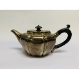 AN EDWARDIAN SILVER TEAPOT BY JOHN VANDER, LON.