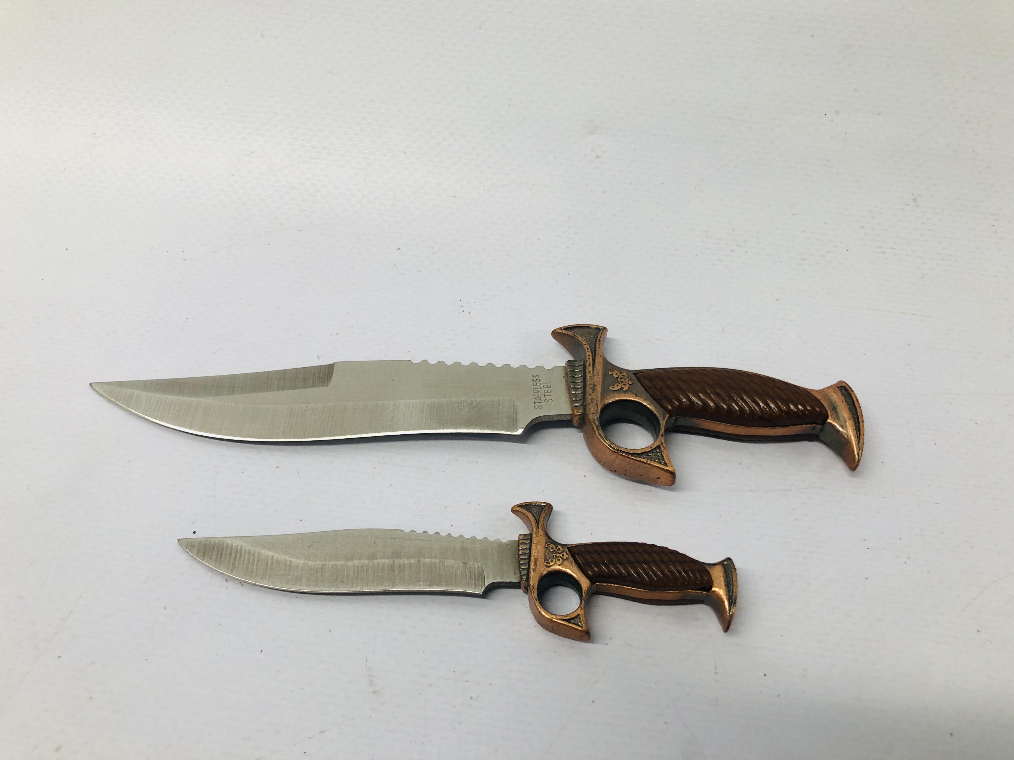 TRAMONTINA KNIFE IN SHEAF + 4 SMALL POCKET KNIVES AND MINIATURES IN SHEAF - CONDITION OF SALE, - Image 12 of 15