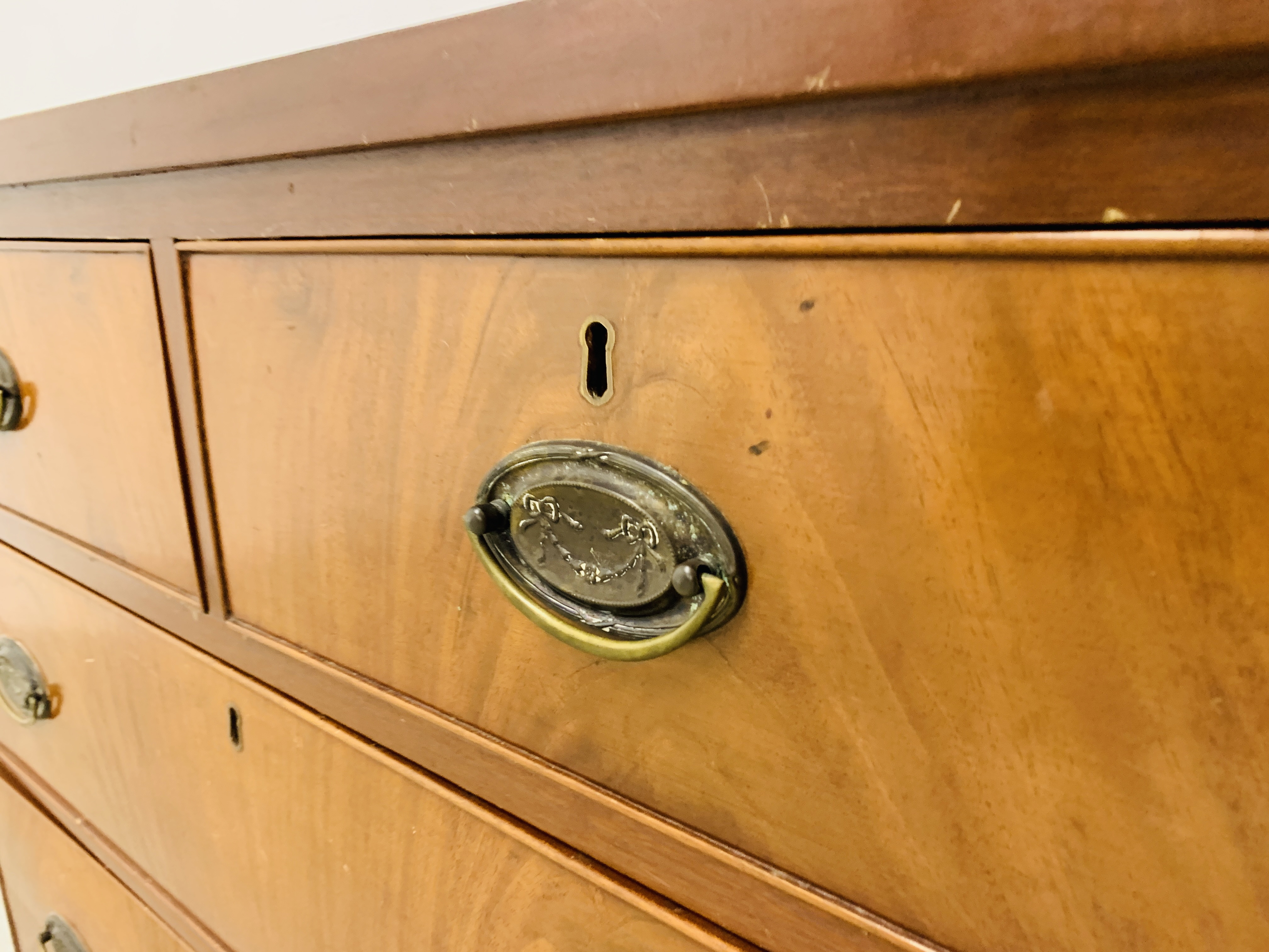 AN EARLY C19TH EDWARDIAN TWO OVER TWO DRAWER CHEST WITH BRASS HANDLES - W 91CM. D 44CM. H 80CM. - Image 6 of 8