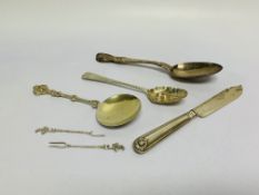 3 VARIOUS SILVER FRUIT SPOONS, GEORGIAN AND LATER, ALONG WITH CAKE KNIFE, SHEFFIELD ASSAY,