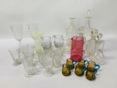 COLLECTION OF VINTAGE GLASS TO INCLUDE VASALINE GLASS VASE, CRANBERRY JUG, CUSTARD CUPS, DECANTERS,