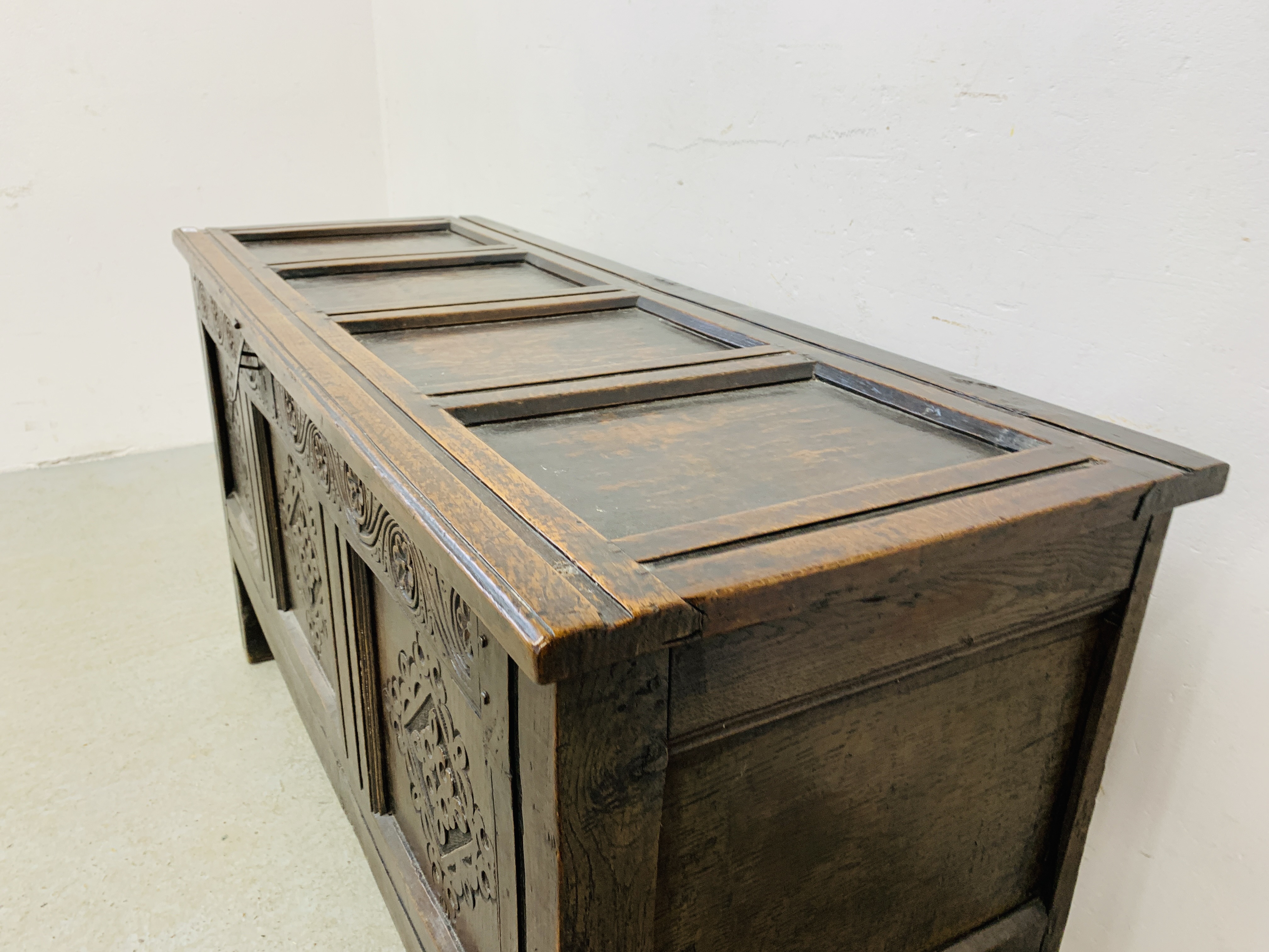 A LATE C17TH OAK COFFER, - Image 6 of 17