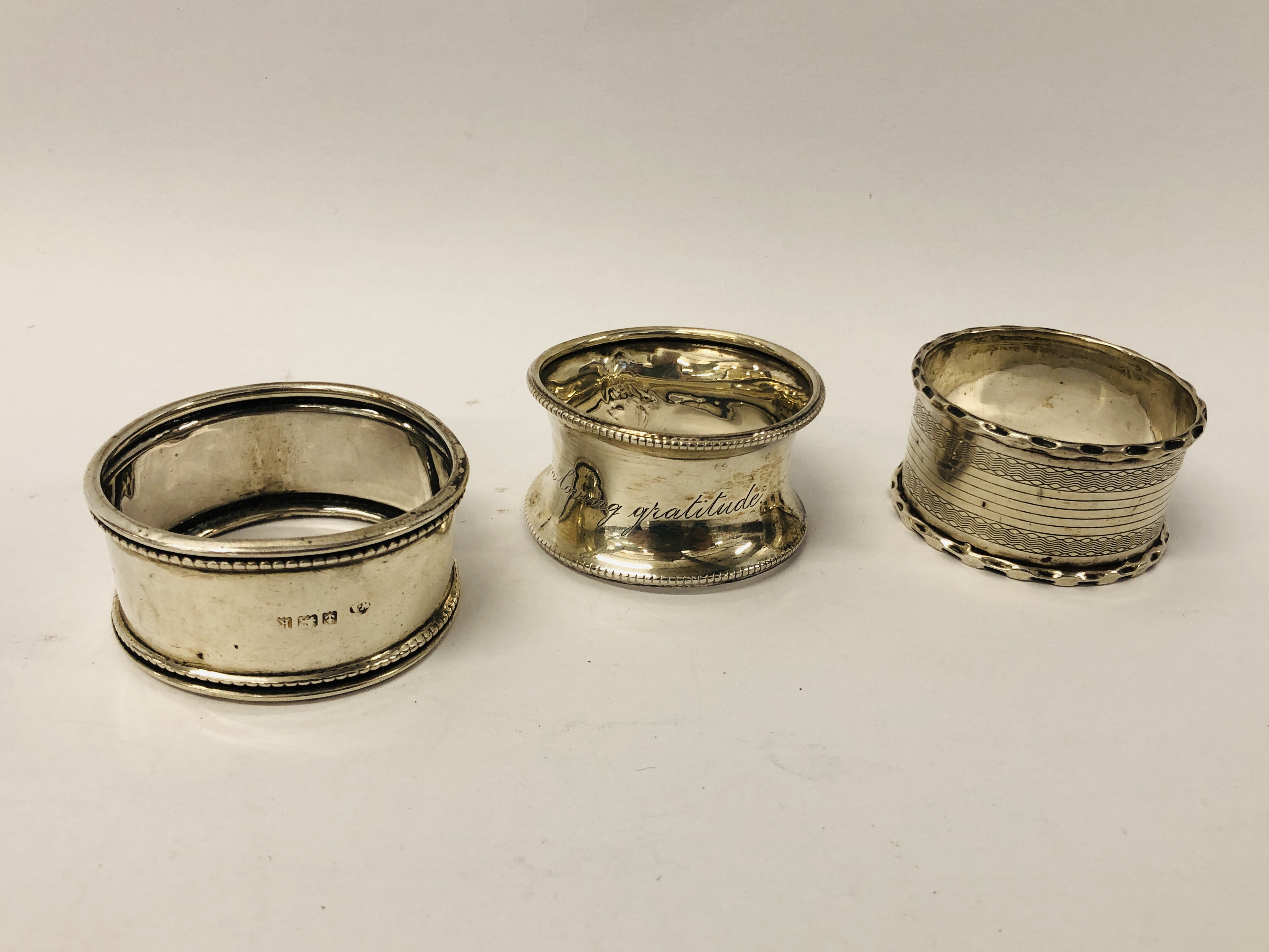 A PAIR OF GOOD QUALITY SILVER NAPKIN RINGS SHEFFIELD ASSAY MAKER H.A. - Image 7 of 7