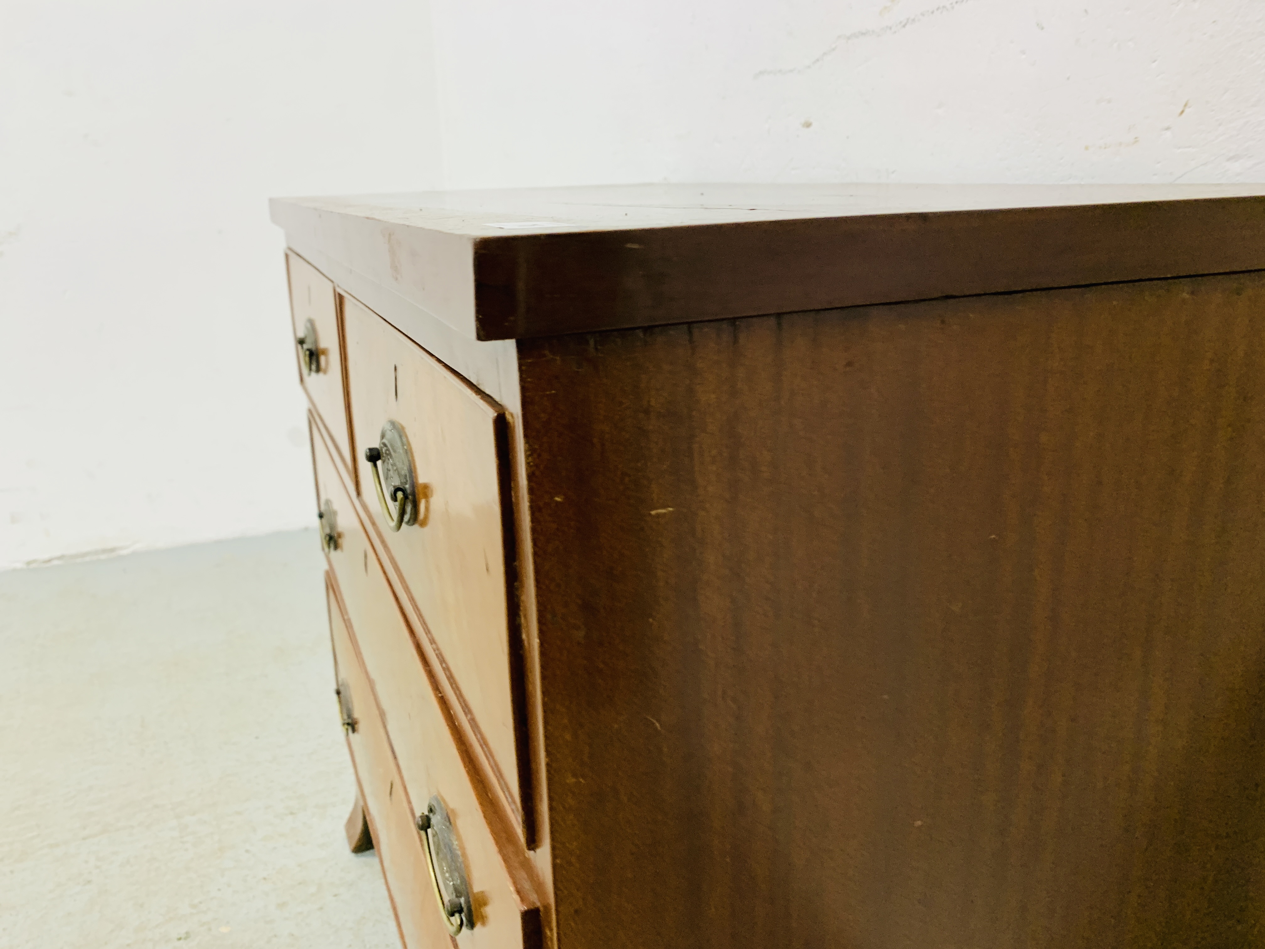 AN EARLY C19TH EDWARDIAN TWO OVER TWO DRAWER CHEST WITH BRASS HANDLES - W 91CM. D 44CM. H 80CM. - Image 7 of 8
