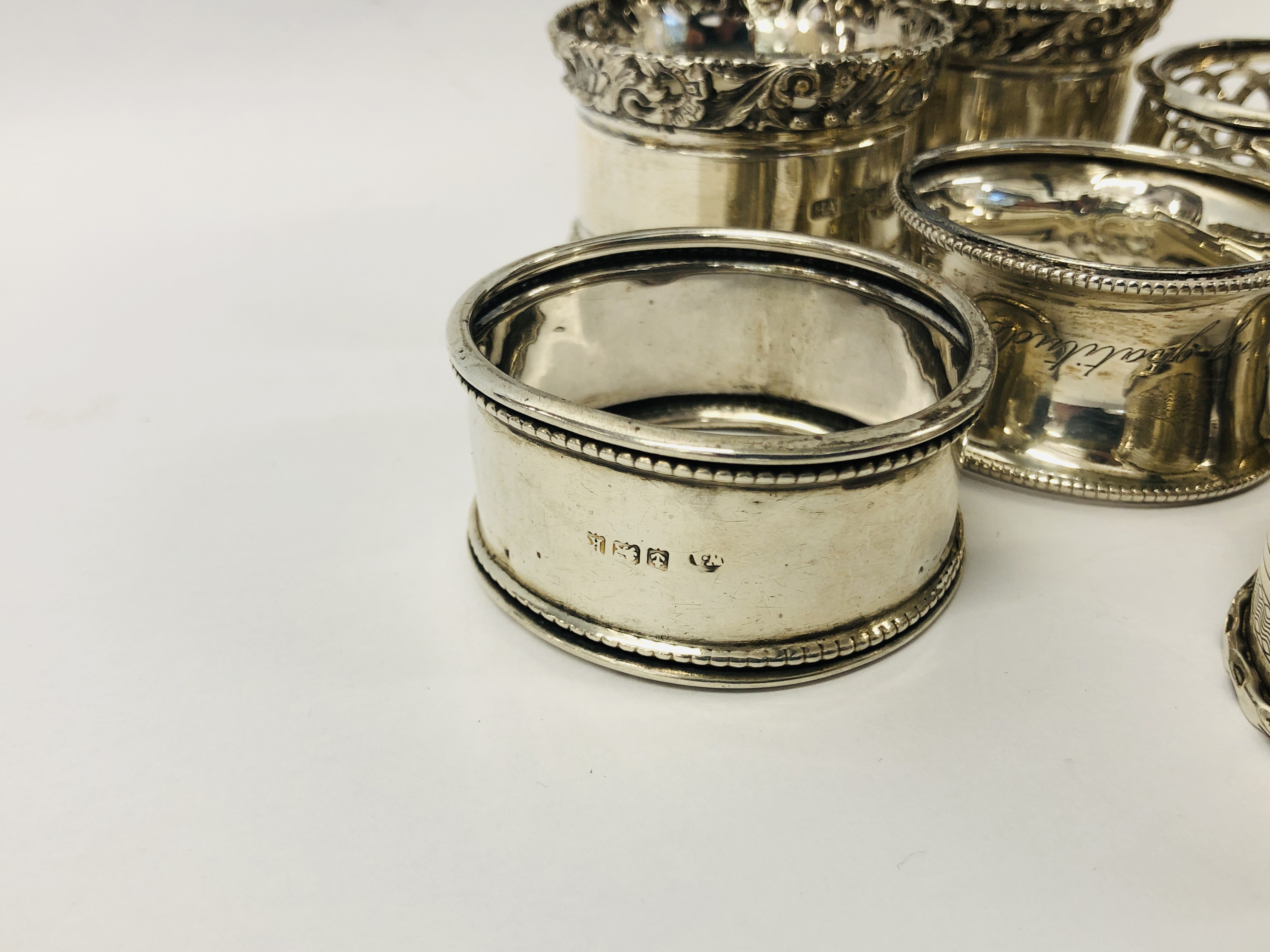 A PAIR OF GOOD QUALITY SILVER NAPKIN RINGS SHEFFIELD ASSAY MAKER H.A. - Image 3 of 7