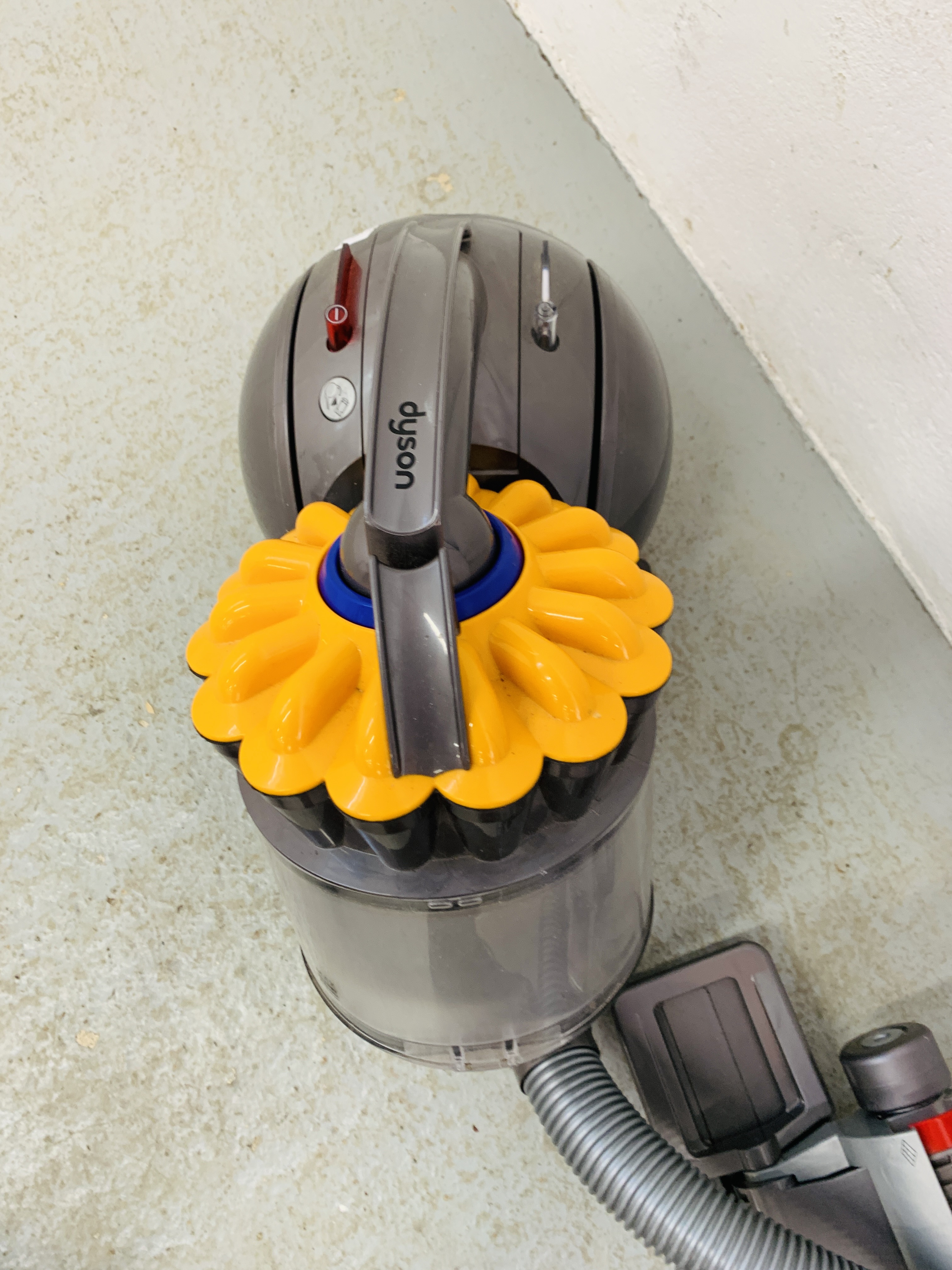 A DYSON DC39 VACUUM CLEANER - SOLD AS SEEN - Image 5 of 5
