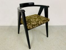 DESIGNER OAK SIDE CHAIR WITH BLACK LACQUERED FINISH - H 69CM.