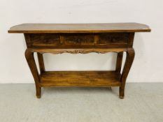 DESIGNER HARDWOOD 3 DRAWER HALL TABLE WITH CARVED DETAIL - W 121CM. D 30CM. H 76CM.