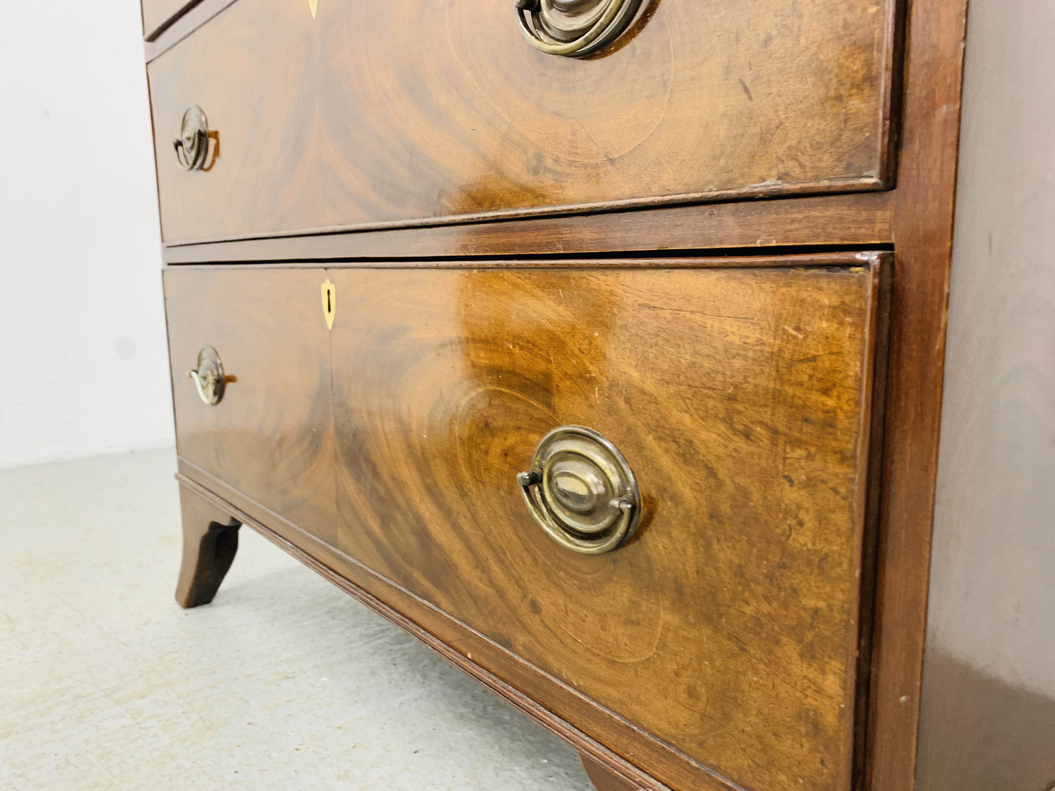 AN EARLY C19TH VINTAGE FLAME MAHOGANY 3 DRAWER CHEST, OVAL BRASS HANDLES ON SPLAYED LEGS - W 89CM. - Image 8 of 10