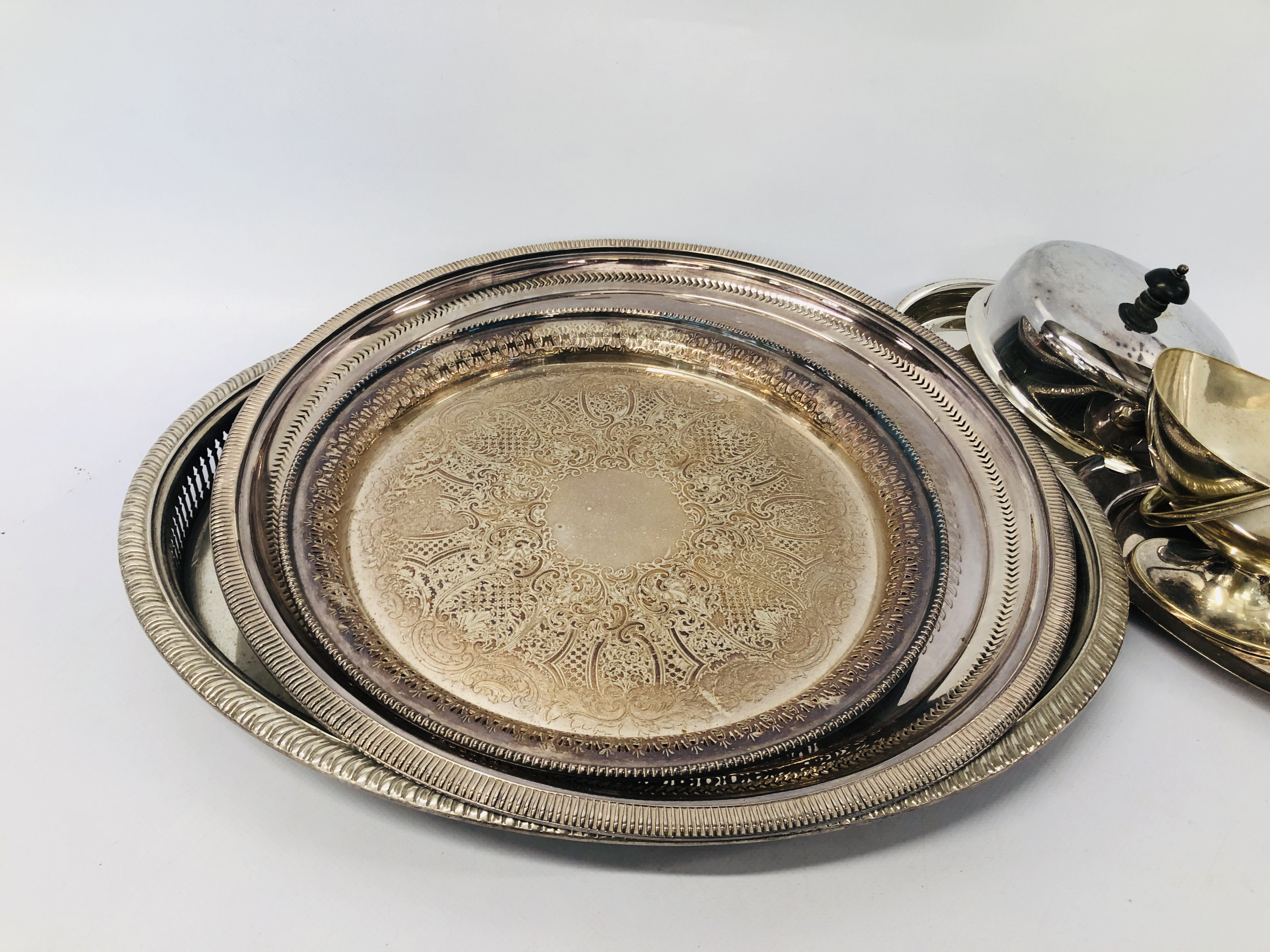 2 BOXES CONTAINING GOOD QUALITY SILVER PLATED WARES TO INCLUDE DOMED COVERS, TRAYS, - Image 12 of 18