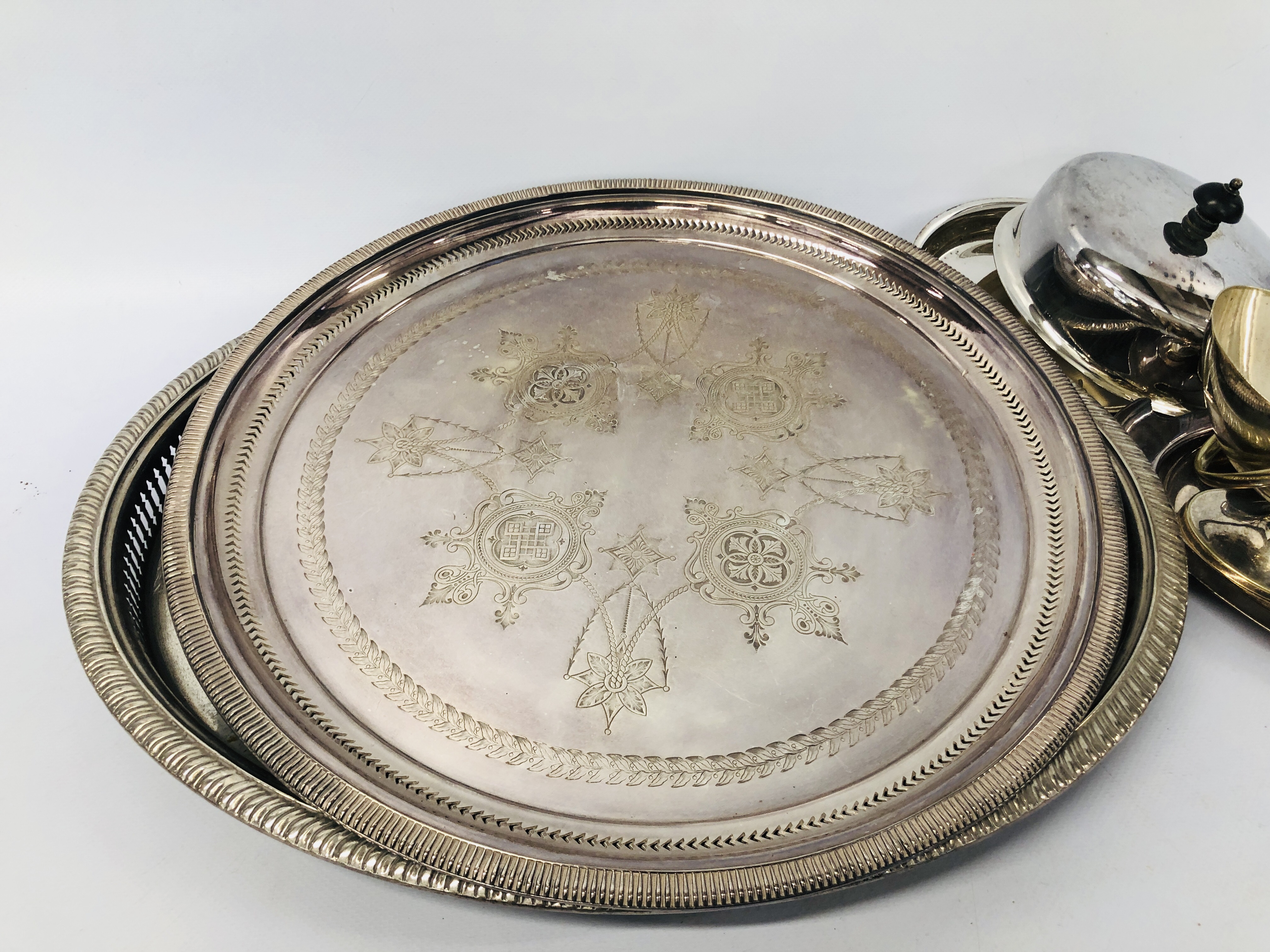 2 BOXES CONTAINING GOOD QUALITY SILVER PLATED WARES TO INCLUDE DOMED COVERS, TRAYS, - Image 13 of 18