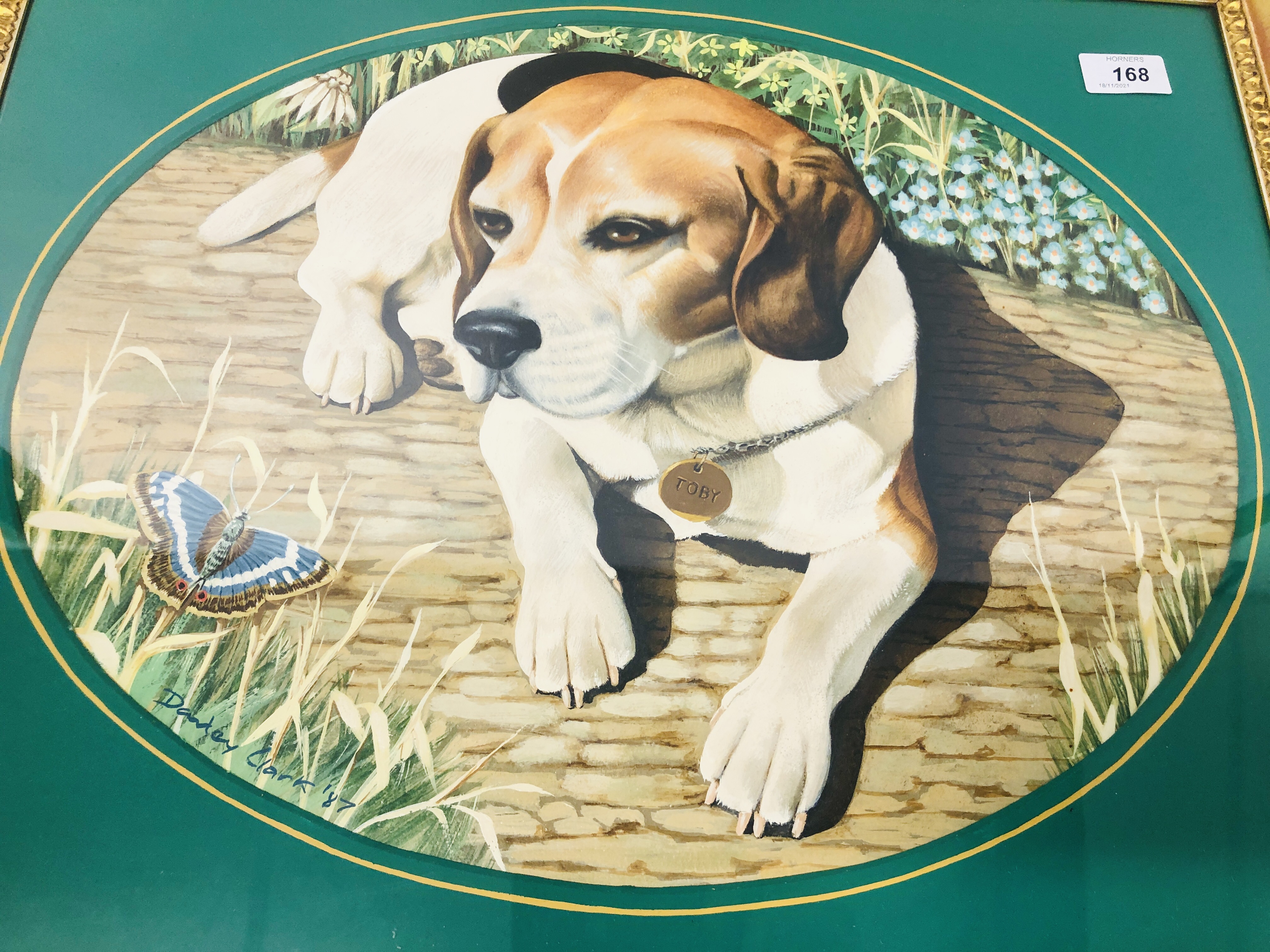 FRAMED OIL OF A BEAGLE "TOBY" IN OVAL MOUNT BEARING SIGNATURE D. CLARK - W 44CM. H 34CM. - Image 4 of 5