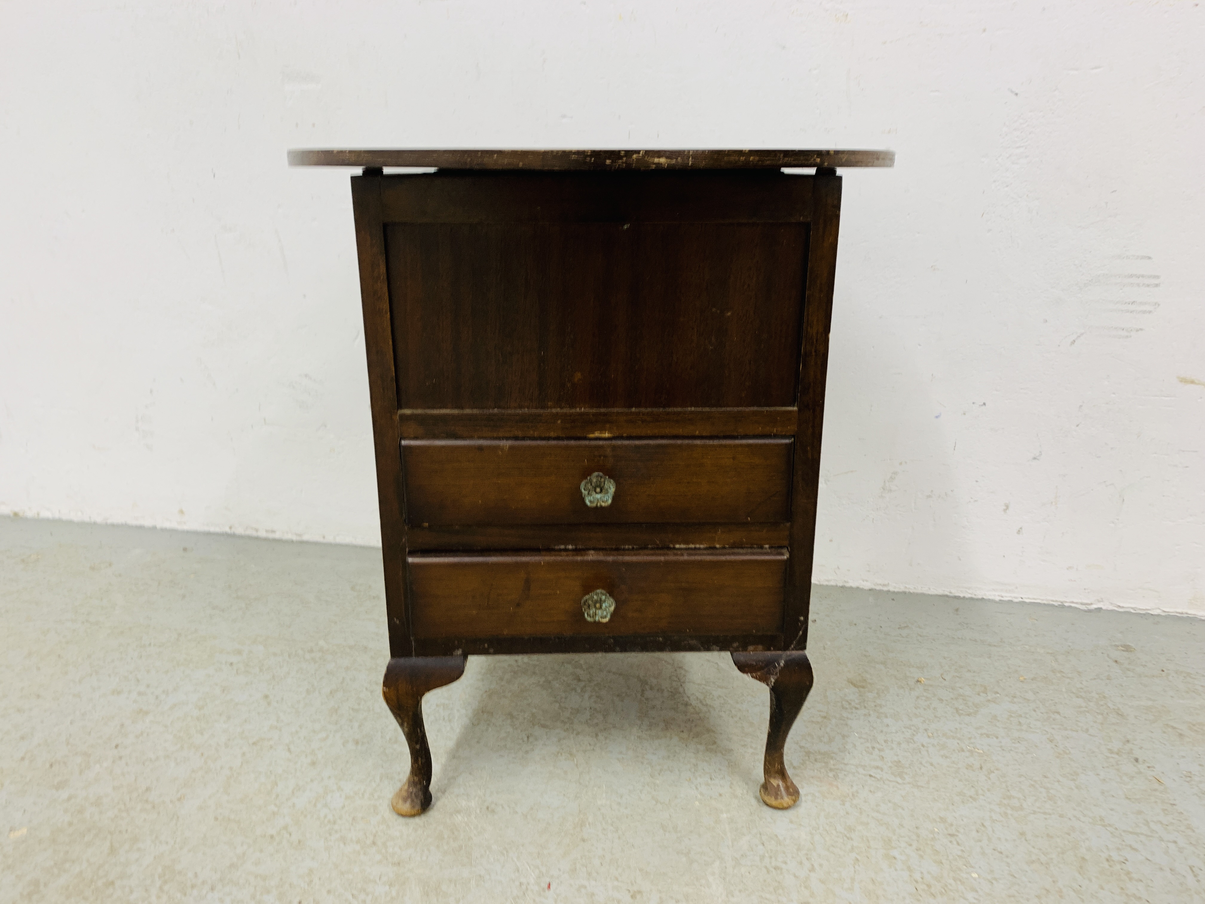 VINTAGE MAHOGANY 2 DRAWER SEWING TABLE, CIRCULAR HINGED TOP - DIAMETER 50CM. H 55CM. - Image 2 of 3