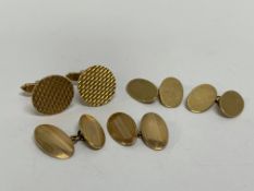 3 PAIRS OF 9CT GOLD CUFFLINKS (26.