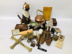 BOX OF ASSORTED COLLECTIBLES TO INCLUDE A BRASS CRUCIFIX, BRASS HANDLES, SHOE LASTS,