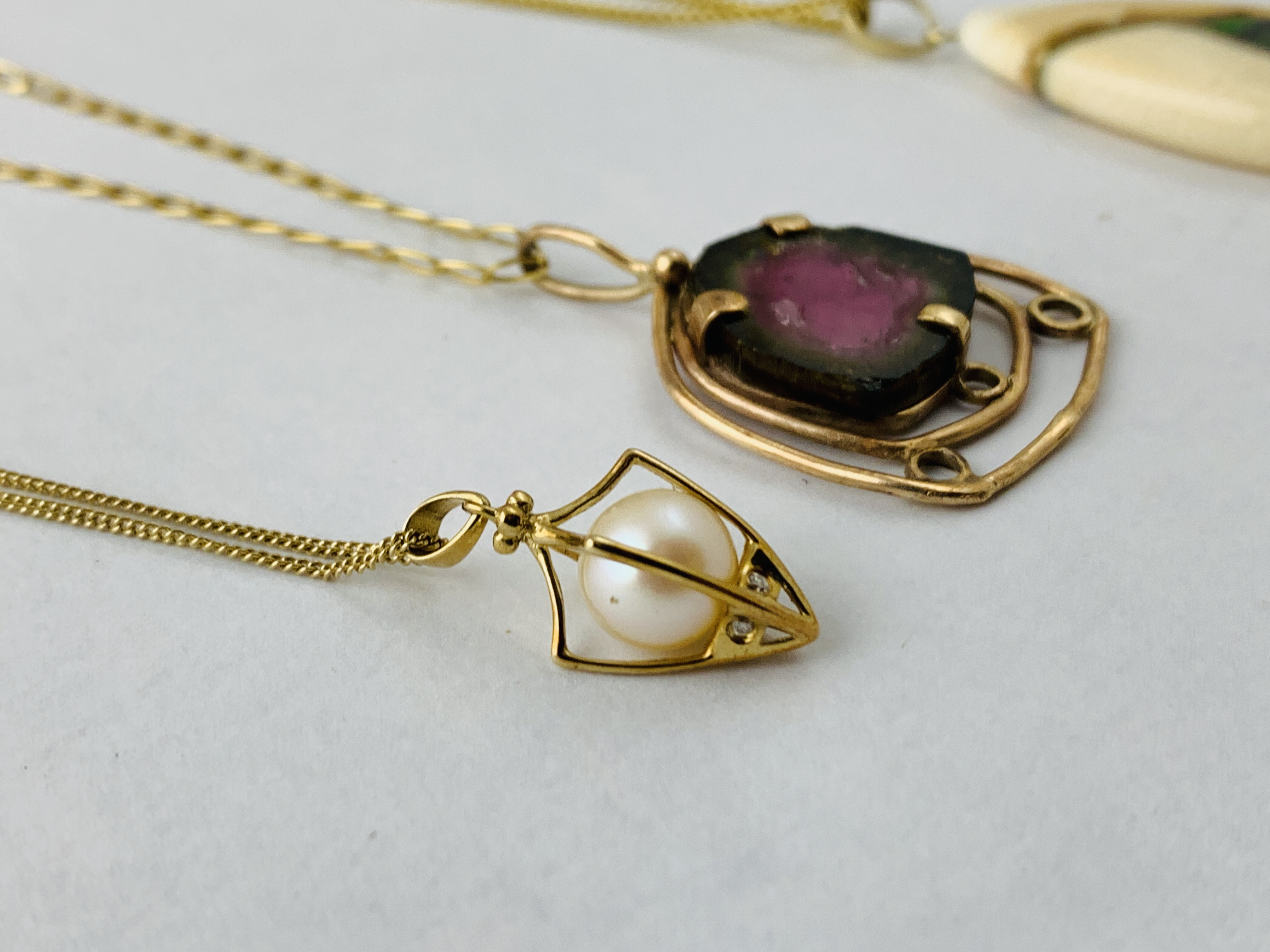 3 X 9CT GOLD PENDANT NECKLACES - Image 2 of 8